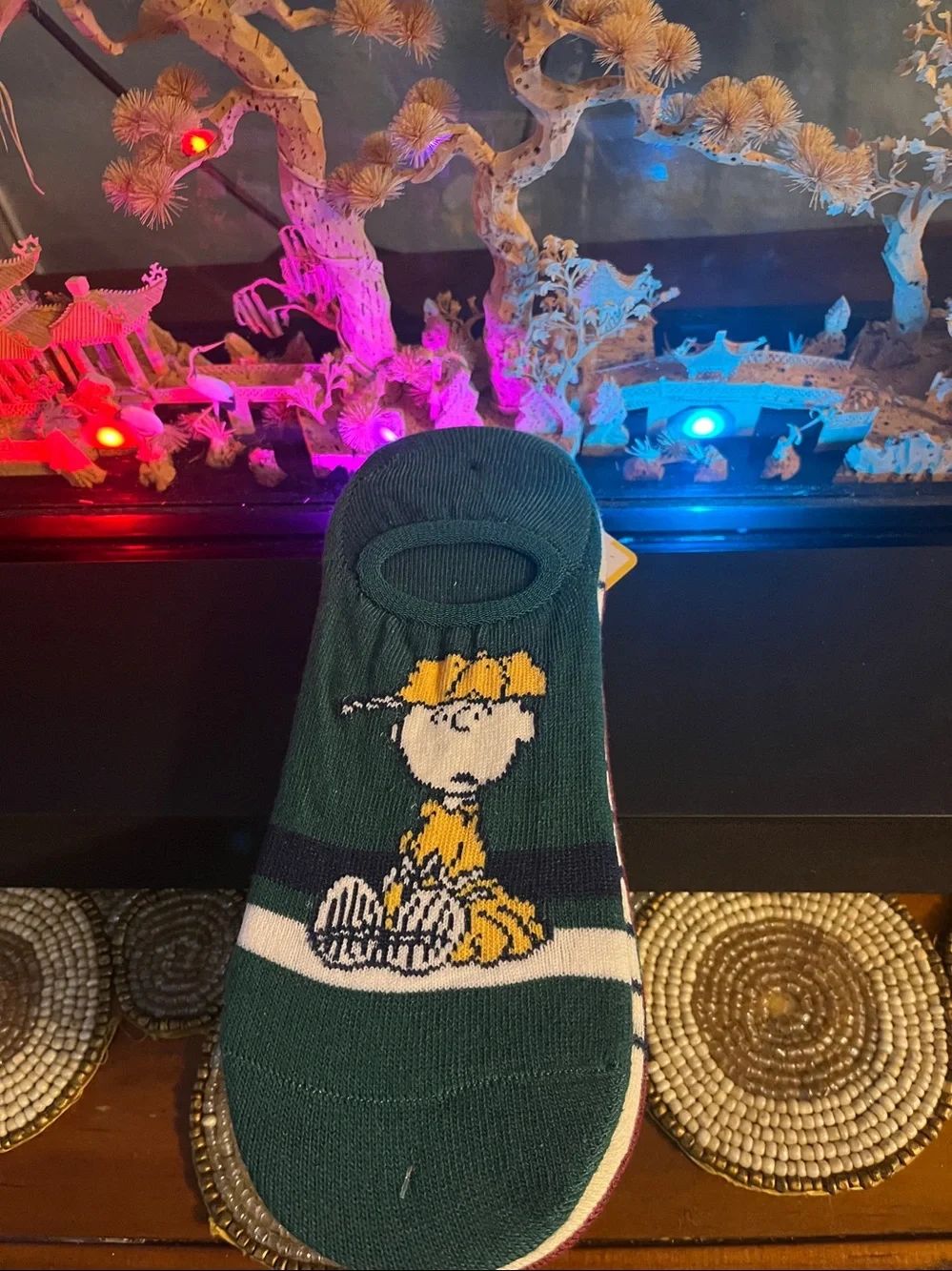 Peanuts No-Show Socks with Snoopy Graphic - Maroon & Teal